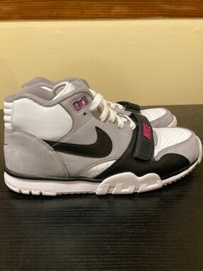 SIZE 9.5 W0MAN - Nike Air Trainer 1 Hyper Violet